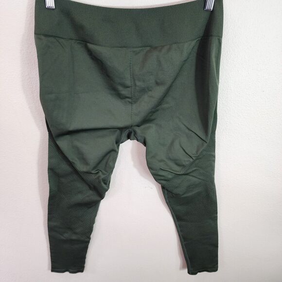 Fabletics Size Large High Rise Seamless Crop Moto Leggings Pants Dark Green - Picture 4 of 7
